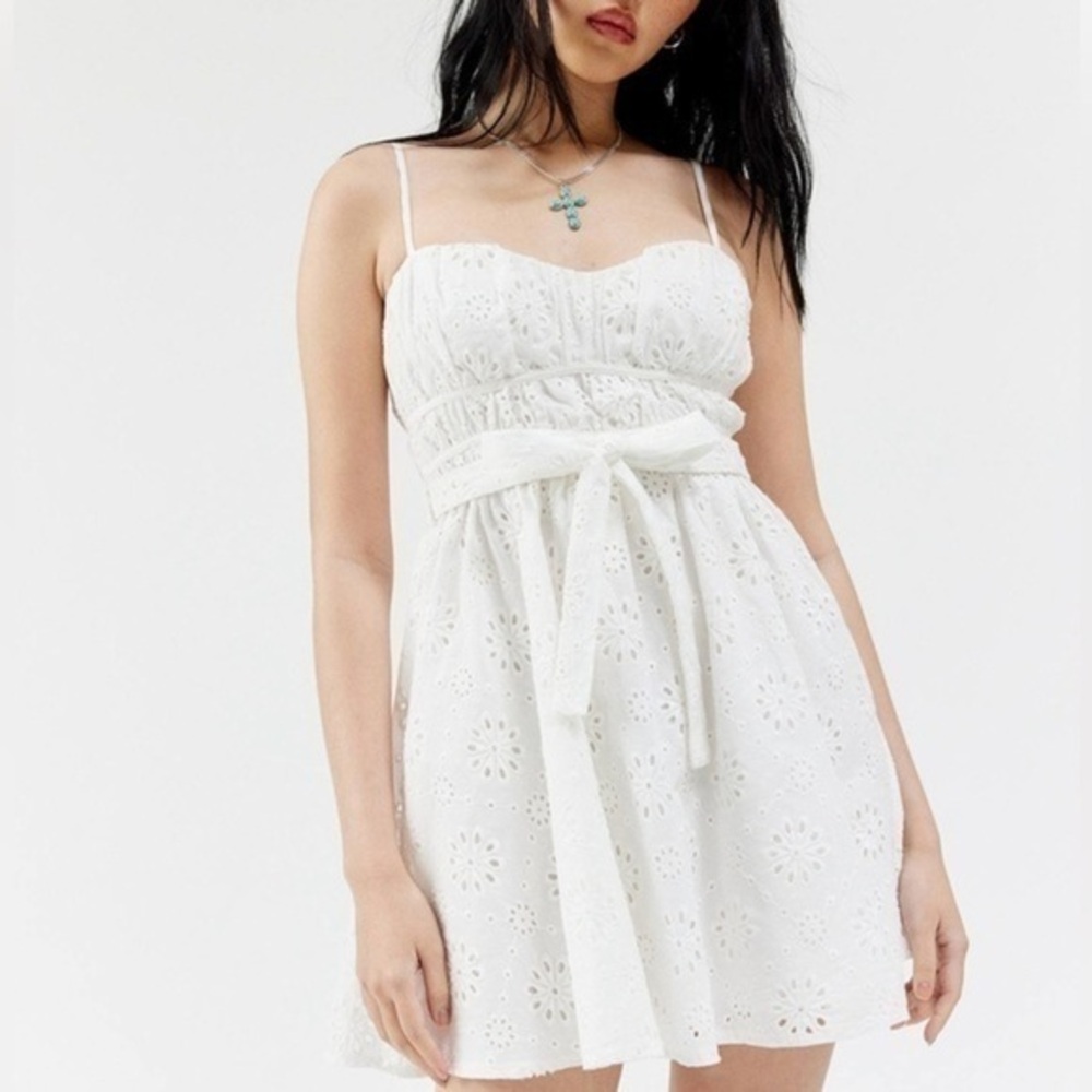 Alive Girl White Eyelet Mini Dress Sweetheart Neckline US 4